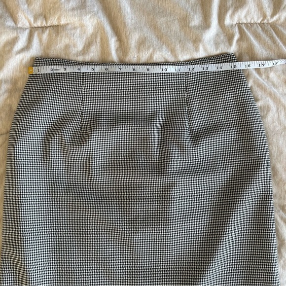 Vintage Christy Girl 90s Monochrome Feminine Zip Up Houndstooth Pencil Skirt - Picture 6 of 7